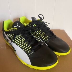 Puma Indoor Soccer Cleats SIZE “ 7 “